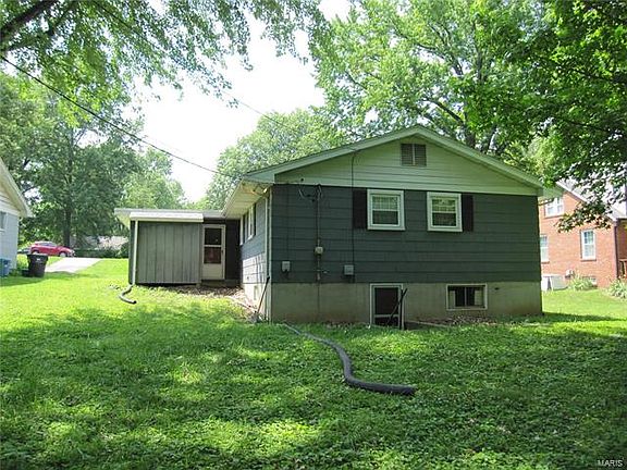 3rd image of 1726 McClintock Ave