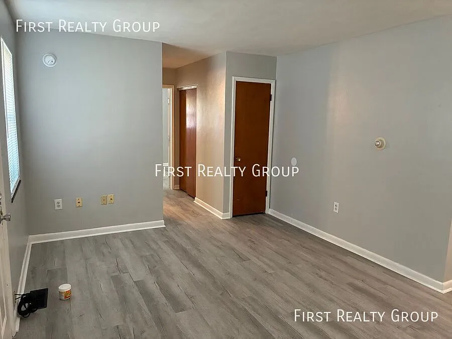 1 Bedroom 1 Bath Garden Walk-up Apartment in Dayton. Move in Ready! — Photo 2