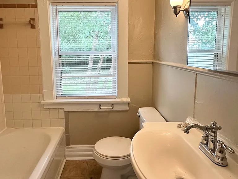 1812 Parkview Ave — Photo 11