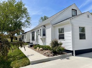 1820 8th Ave SW, Cedar Rapids, IA 52404