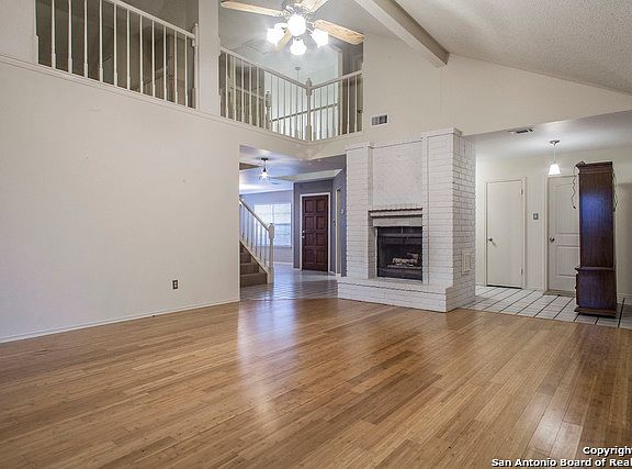 3rd image of 9203 Fishers Hill Dr
