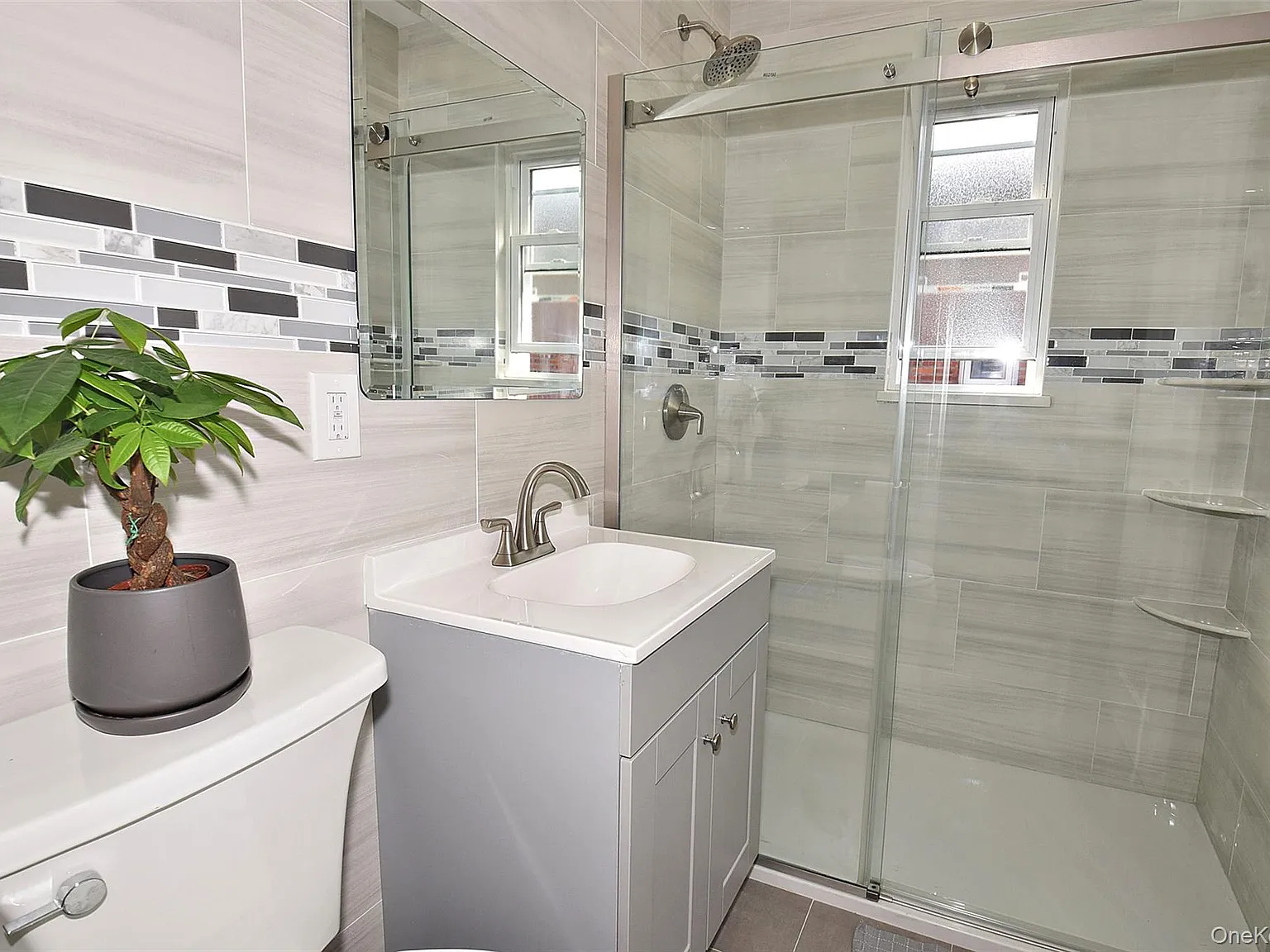 2 bed, 1.0 bath, 1848 sqft, $3,000 — Photo 3