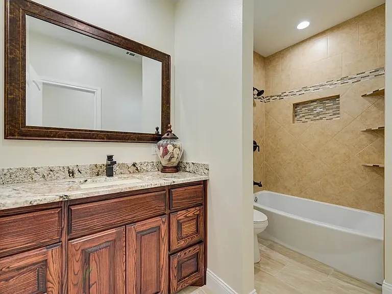 8408 W Larry Ln — Photo 8
