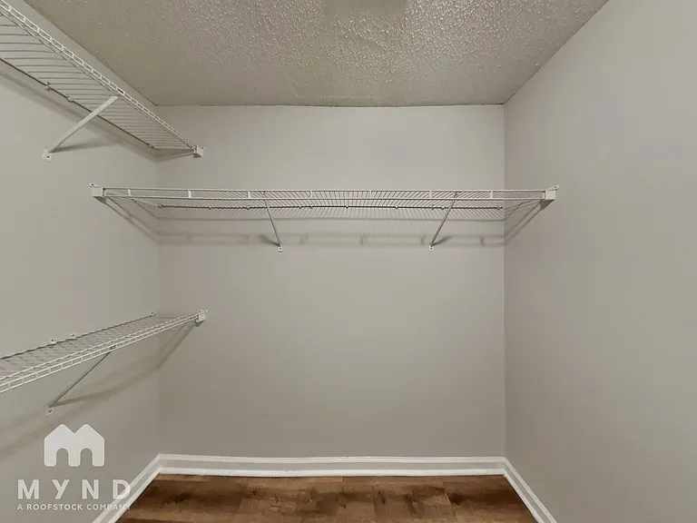 6473 Wellesley Dr — Photo 15