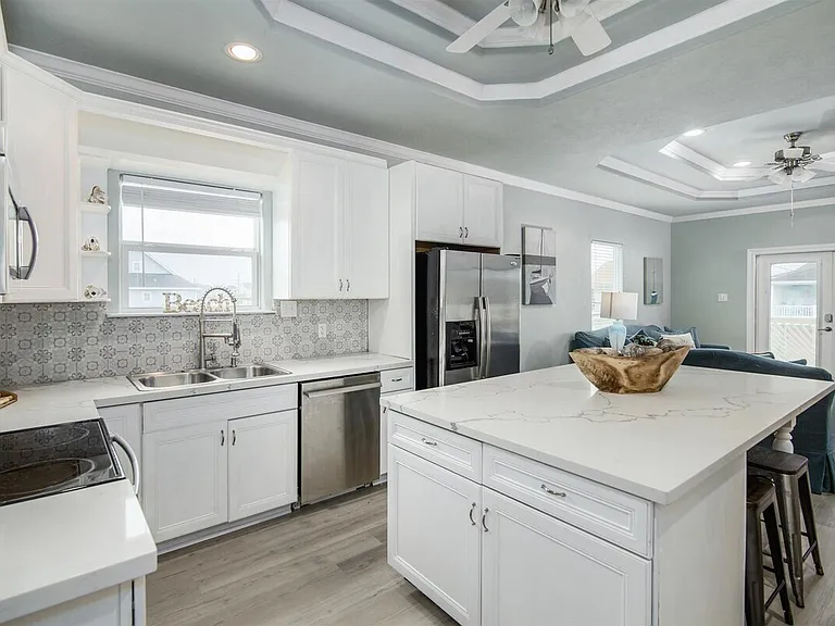 986 Bahama Dr — Photo 16