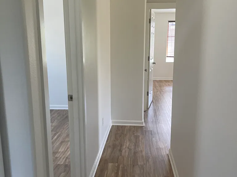 13432 NW Hartford St — Photo 24