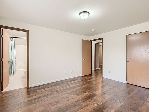 4th image of 5914 106th Pl NE