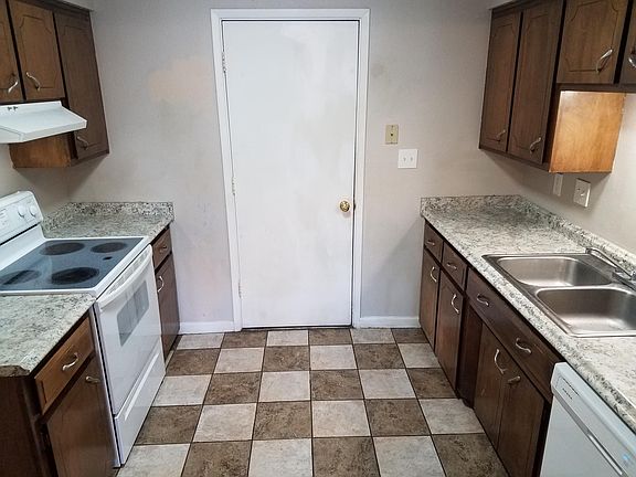 2nd image of 2129 Gates Ave #2129