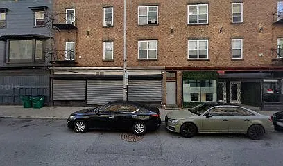 3 bed, $2,200 — Photo 1