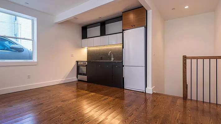 Rented by Nooklyn NYC LLC | media 13