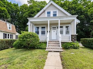 108 Arlington Rd, Woburn, MA 01801