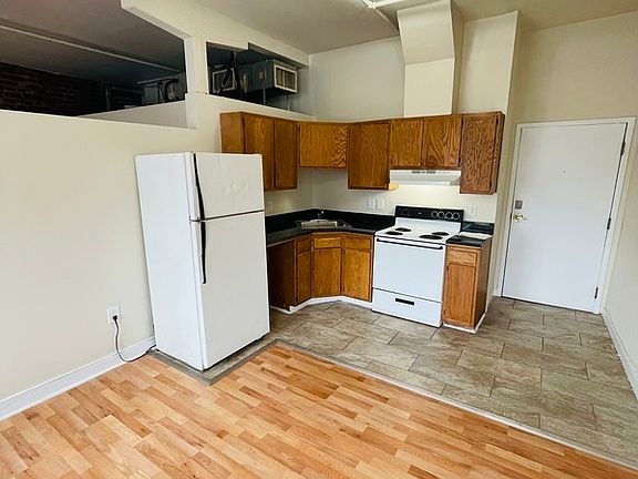 3rd image of 10 S 14th St #205