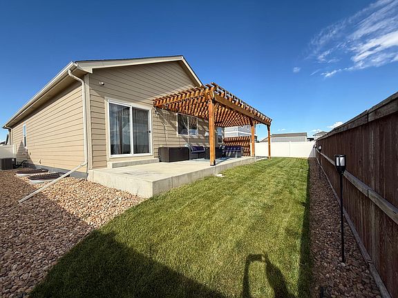 3rd image of 959 Mount Andrew Dr