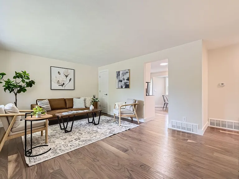 1505 Findlay Way — Photo 4