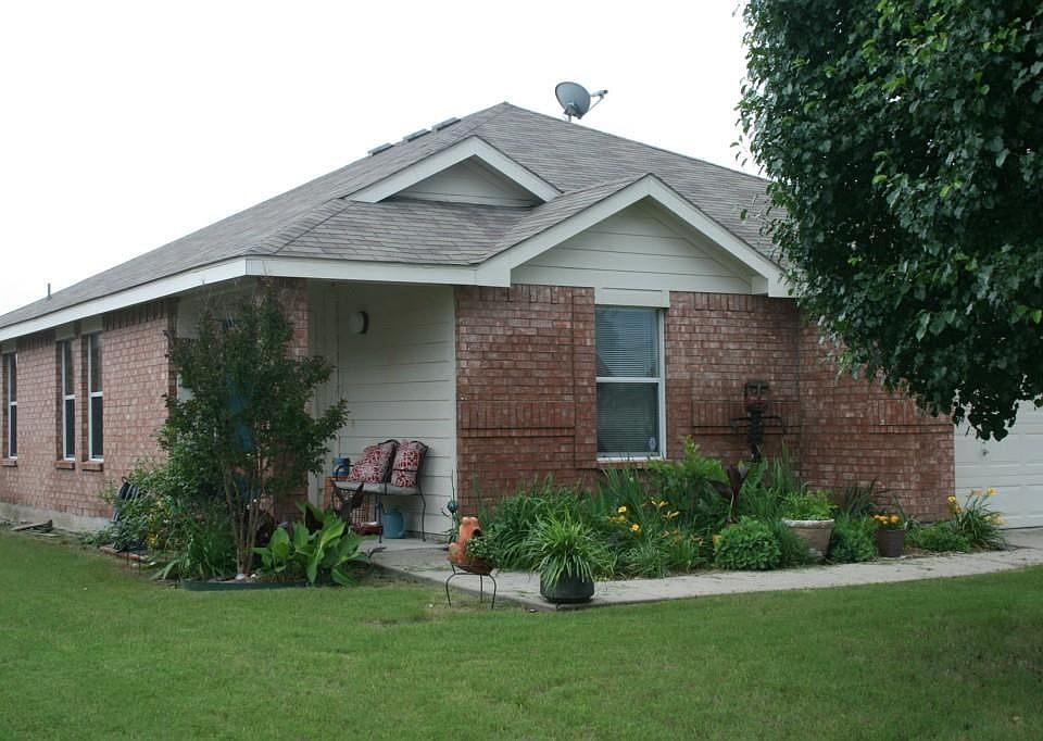 1st image of 2604 Melanie Dr