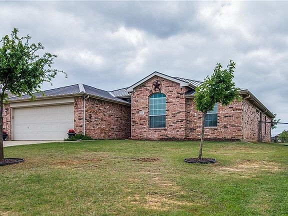 2nd image of 706 Fairmeadow Dr