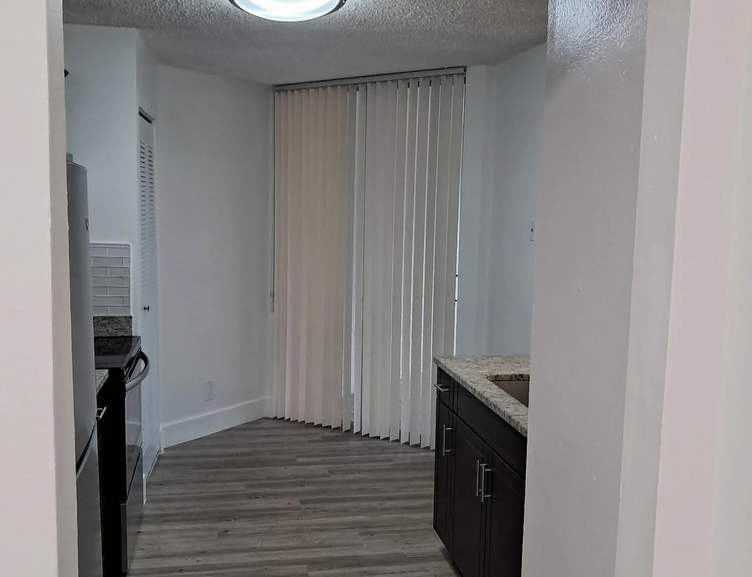 1 bed, 1.5 bath, 835 sqft, $1,800 — Photo 4