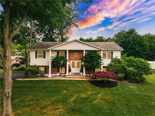 1 Melanie Court, Valley Cottage, NY 10989