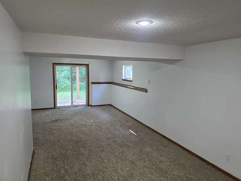 1859 Chickadee Dr — Photo 7
