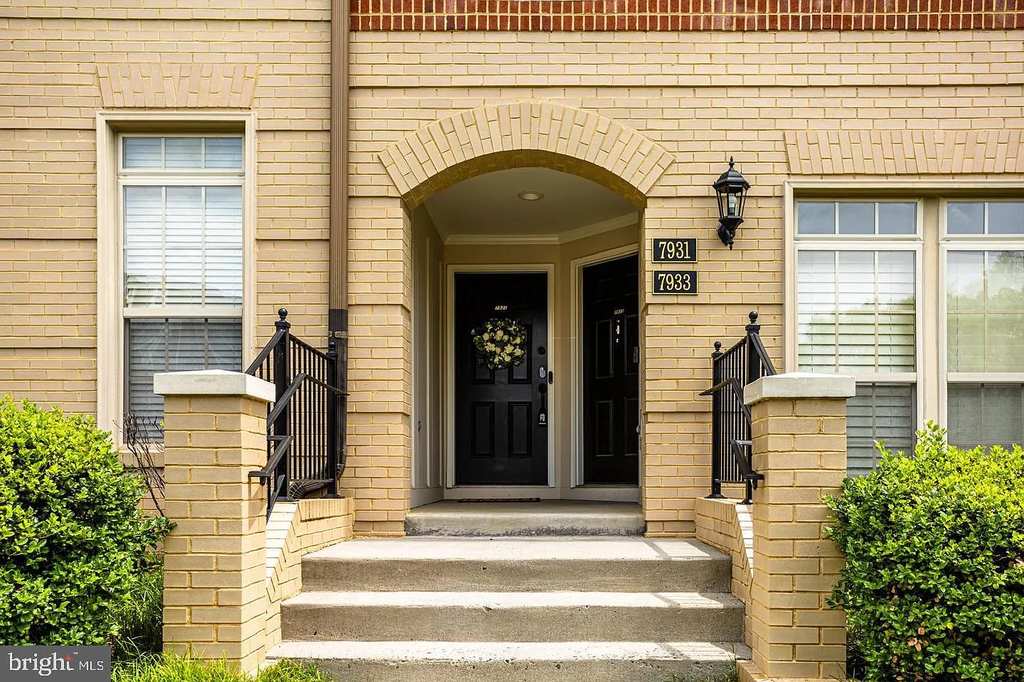 Madison Crescent — Photo 2