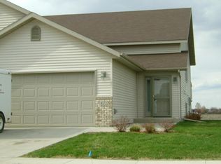 1672 38th Ave S, Grand Forks, ND 58201