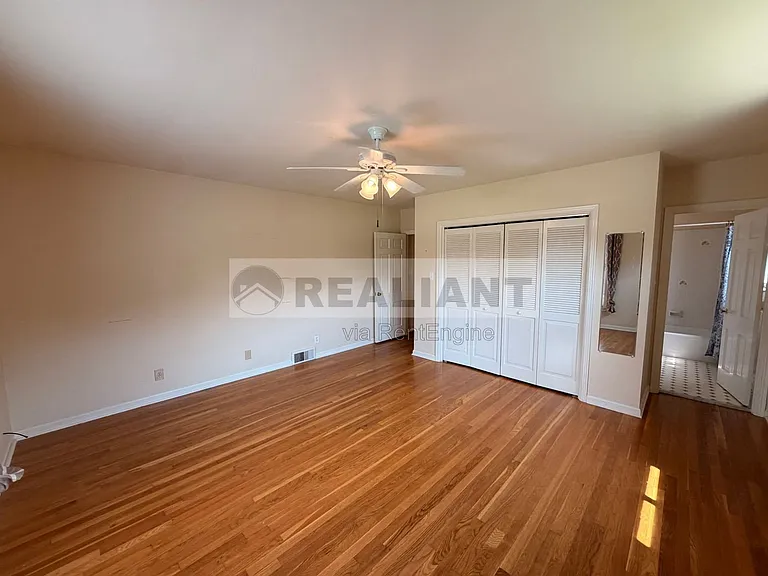 2039 Fontaine Rd — Photo 13