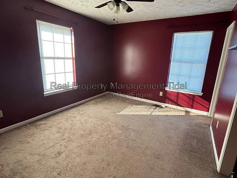 361 Circuit Ln — Photo 12