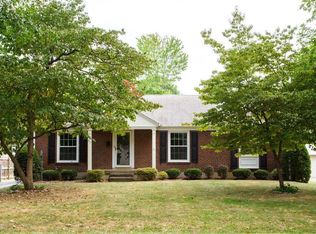 211 Fairmeade Rd, Saint Matthews, KY 40207