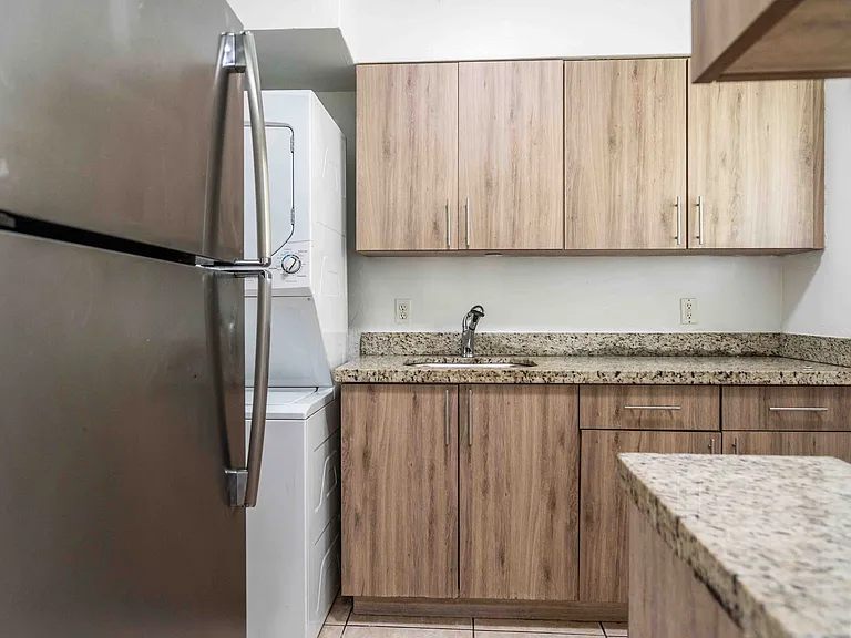 75 S Shore Dr #4B — Photo 11