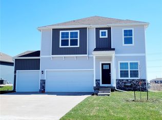 14512 Coyote Dr, Urbandale, IA 50323