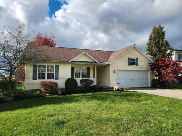 8724 Robin Dr, Erie, PA 16509