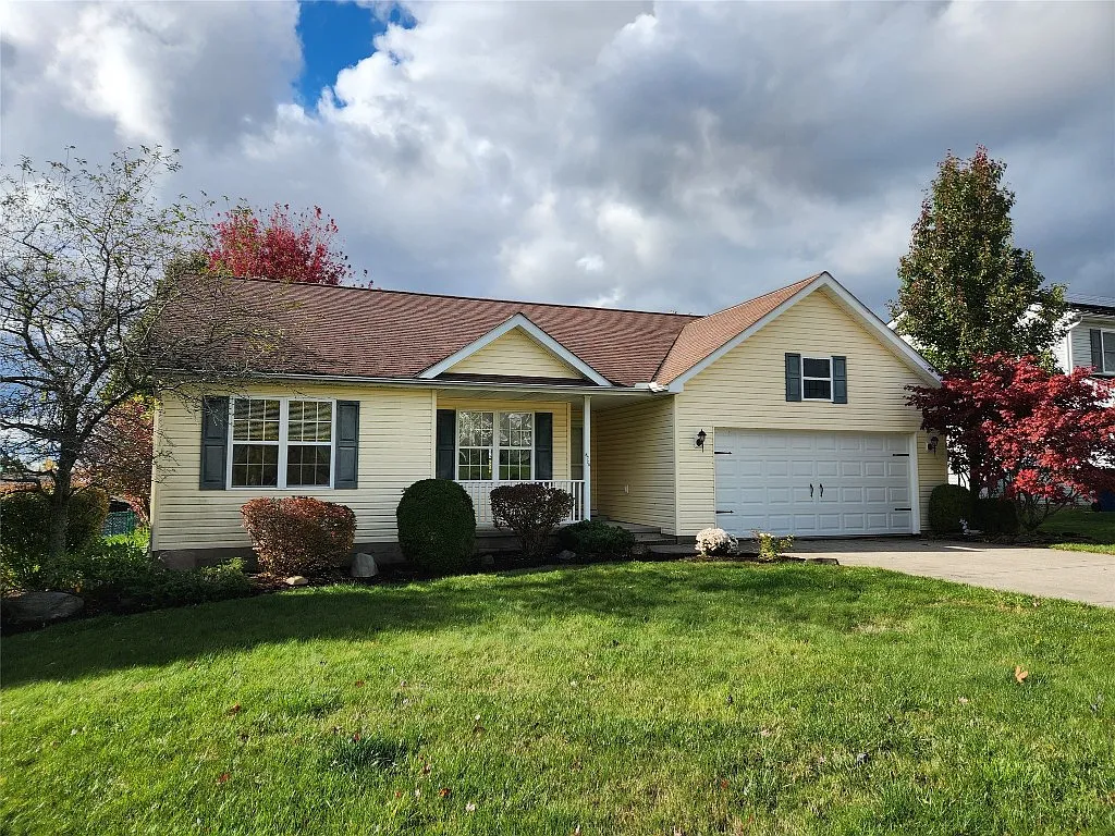 8724 Robin Dr photo 1