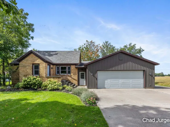 9379 Kalamazoo Ave SE, Caledonia, MI 49316