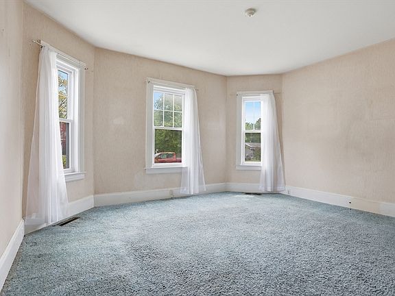 5th image of 38 Brookside Rd