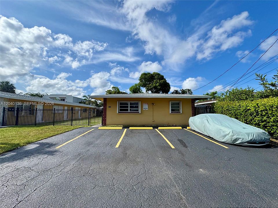 1st image of 1723 SW 21st St
