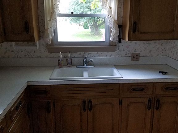 5th image of 1318 Pinehurst Blvd