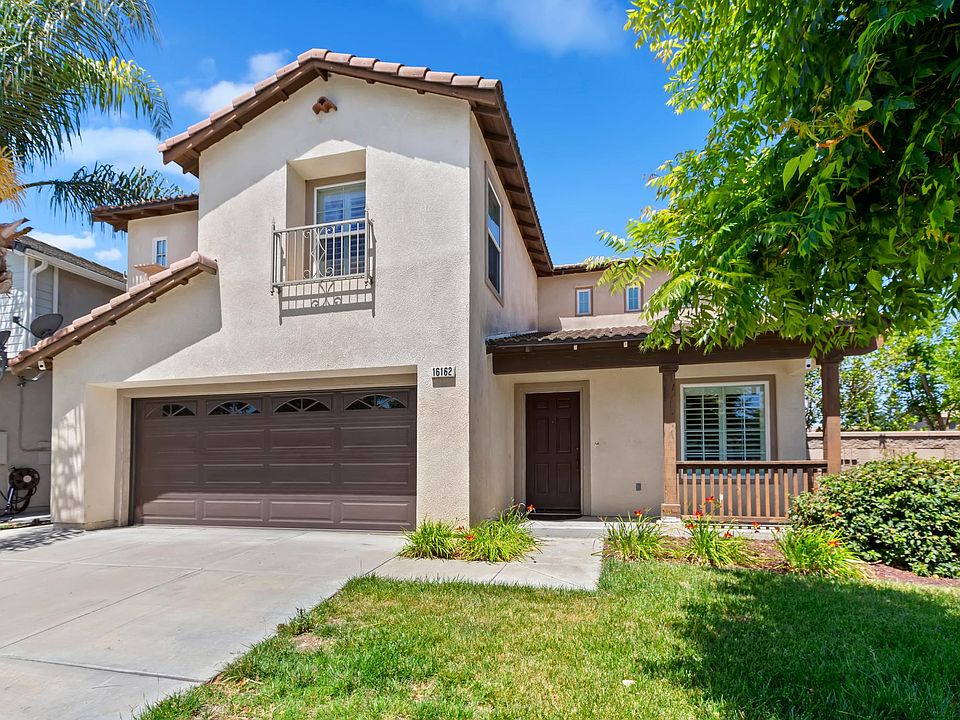 1st image of 16162 Bainbridge Way