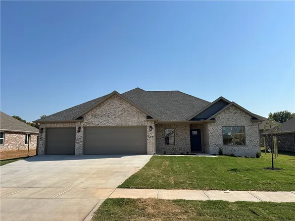 132 N Adler Ave, Farmington, AR 72730