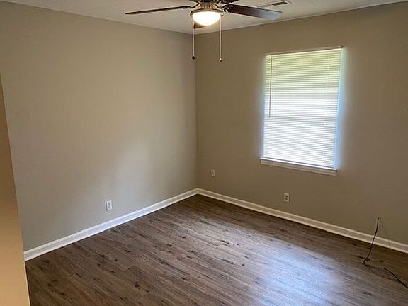 5th image of 4203 Davis Ln #B