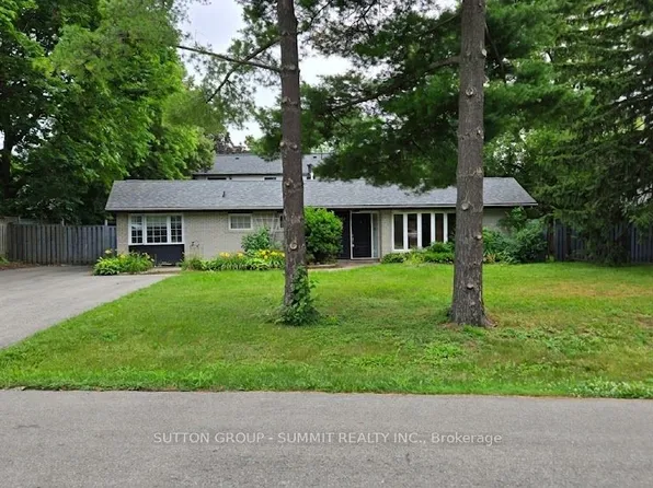 1065 Bomorda Dr, Oakville, ON L6H 1Y3