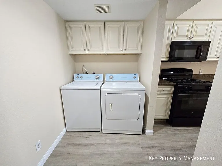 2817 Crystal Lantern Dr — Photo 12