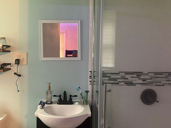 5th image of 536 Paris St