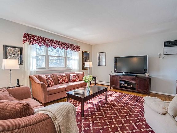 3rd image of 37 Aldrich St