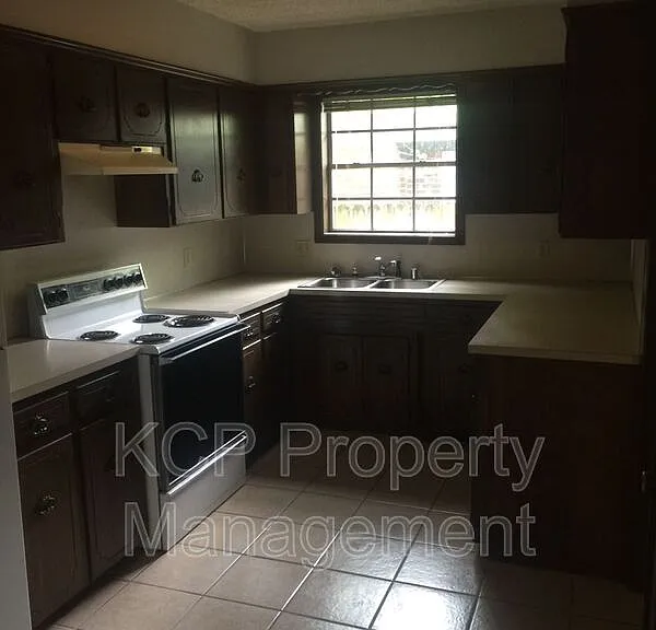4802 S South Cir #U — Photo 5