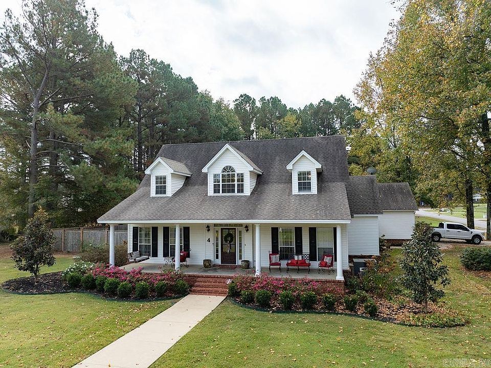 1st image of 4 Castlewood Ct