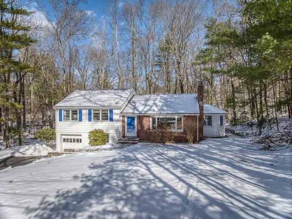 34 Dunelm Rd, Bedford, MA 01730