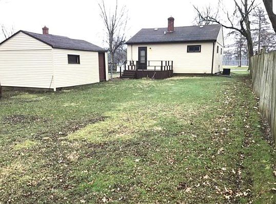 4th image of 423 Memorial Ave