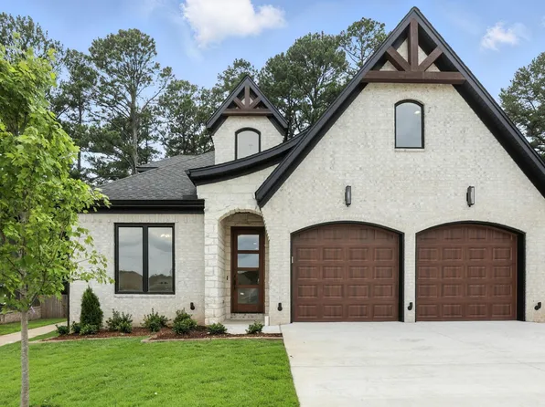 6 Woodlands Park Ln, Little Rock, AR 72211