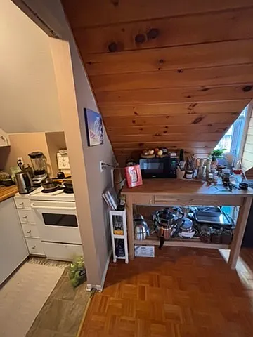 488 Gilmour St #3 — Photo 8