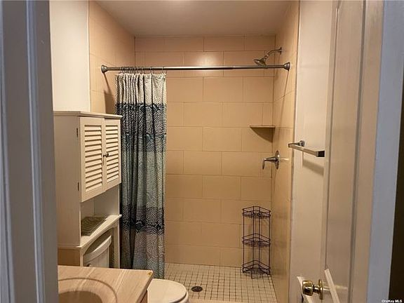 3rd image of 10-12 Oakwood Ave